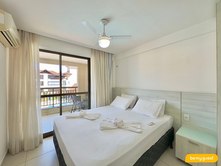 Cobertura exclusiva com vista da piscina