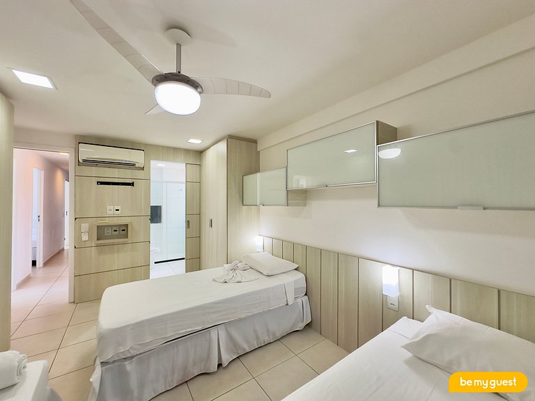 Cobertura exclusiva com jacuzzi e vista da piscina