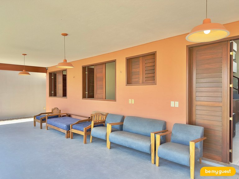 Casa Pé na Areia com Deck e Churrasqueira