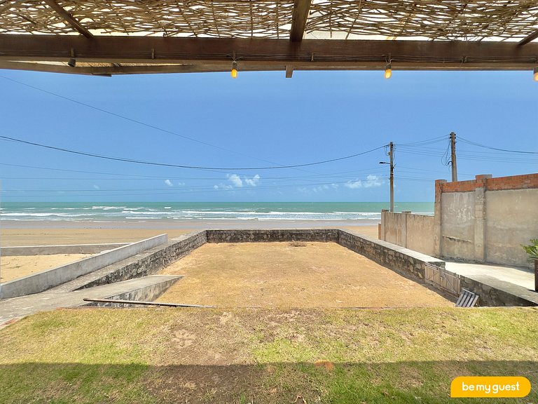 Casa Pé na Areia com Deck e Churrasqueira