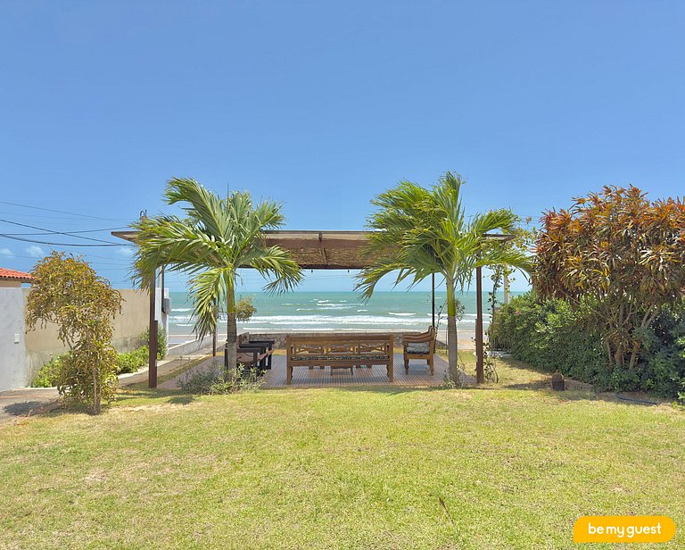 Casa Pé na Areia com Deck e Churrasqueira