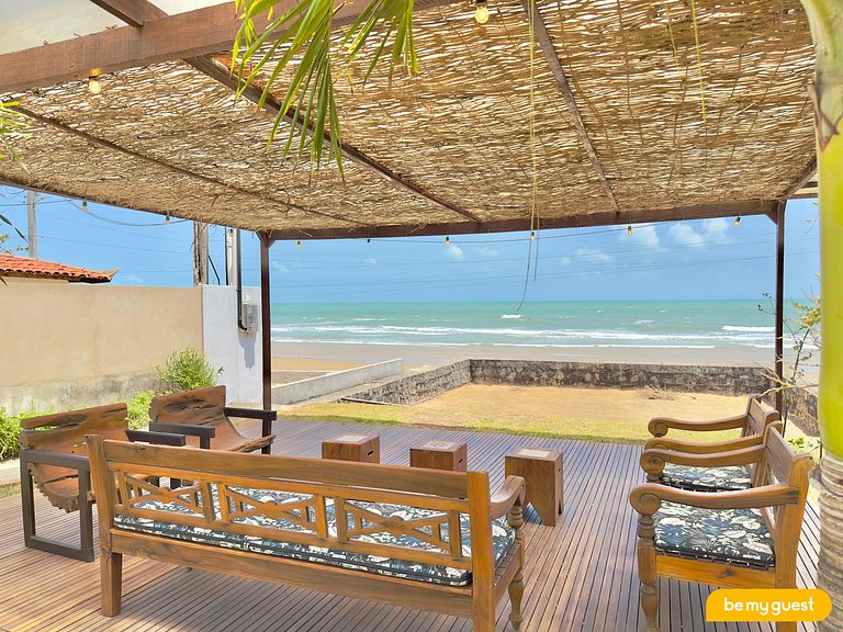 Casa Pé na Areia com Deck e Churrasqueira