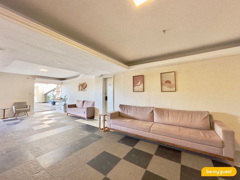 Apto moderno e decorado com vista para o mar