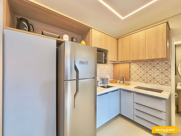 Apto moderno e decorado com vista para o mar