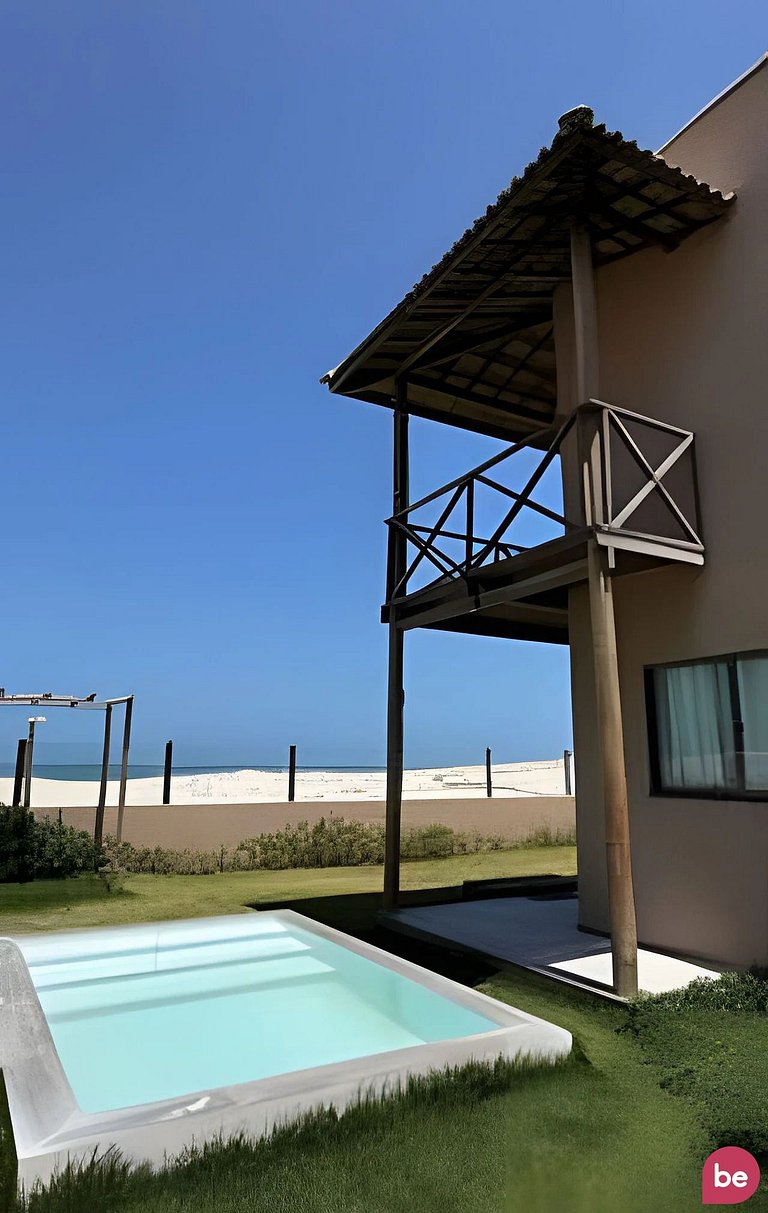 Duplex Frente-Mar com Piscina Privativa