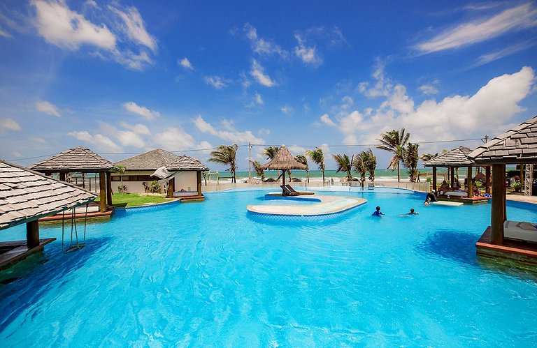 Lindo Loft em resort com acesso a praia